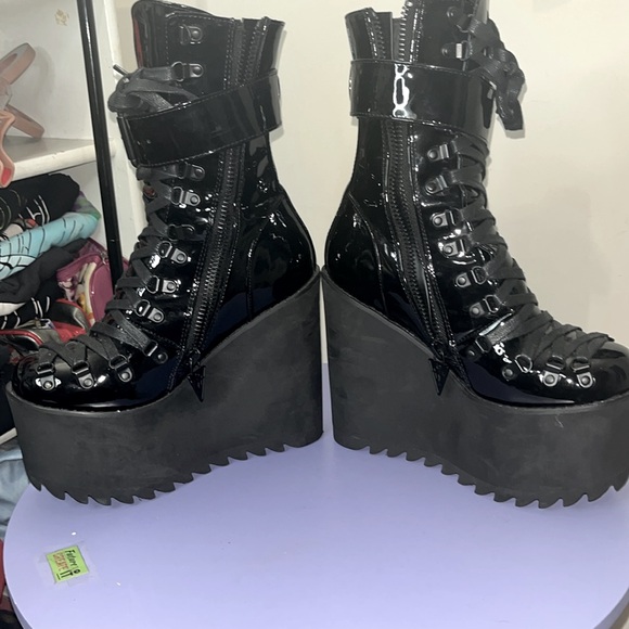 ✨🆕Dolls Kill X Widow BN NEVER WORN!Size 8 SHINY Black Traitor Boots!BNIB!🖤 - Picture 8 of 12
